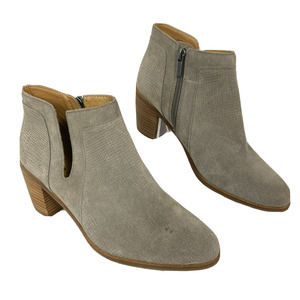 Lucky Brand Boots Womens Sz 8.5 Taupe Gray Suede Leather Heel Ponic Ankle Bootie